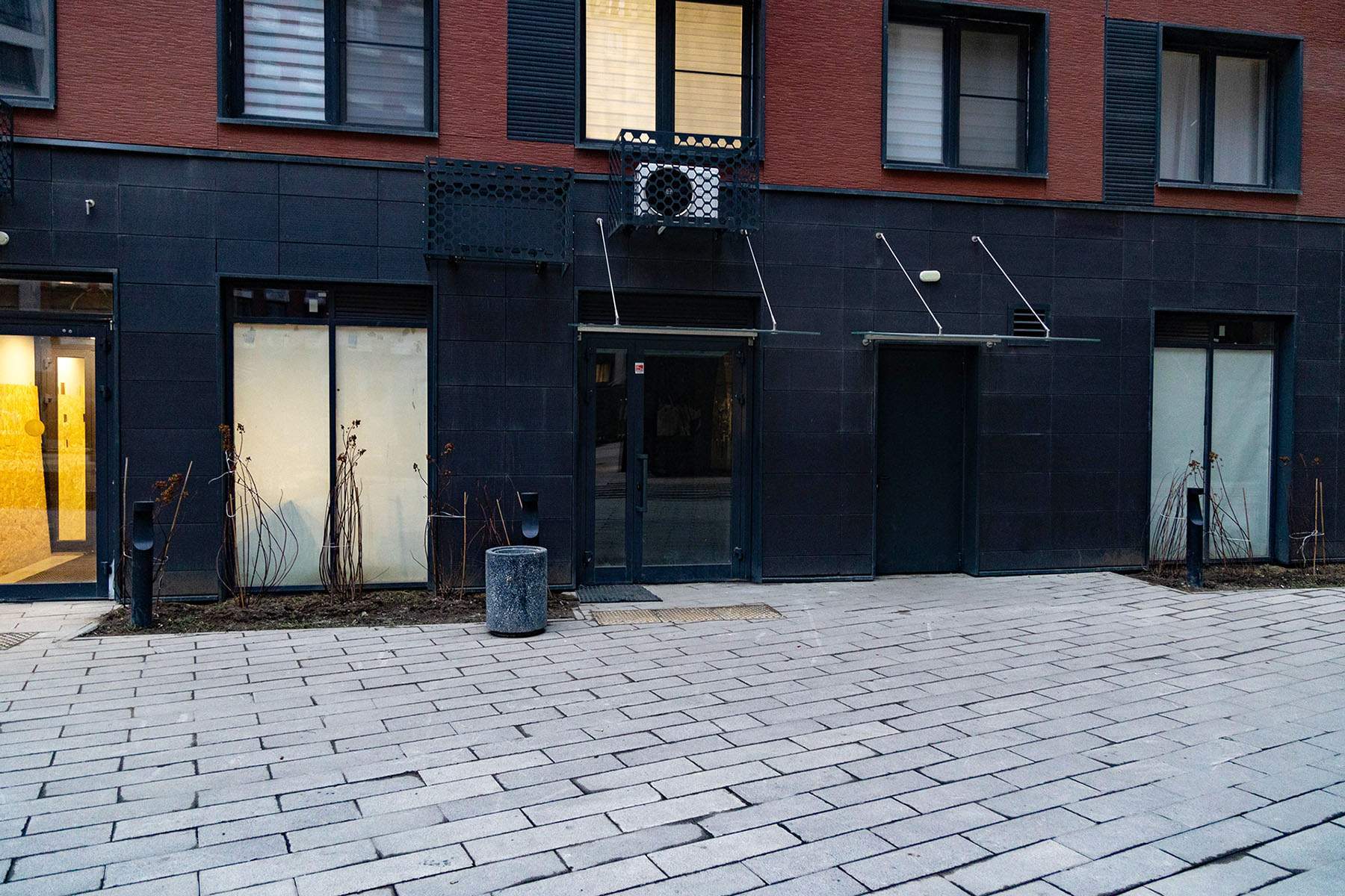 Снять  помещение свободного назначения