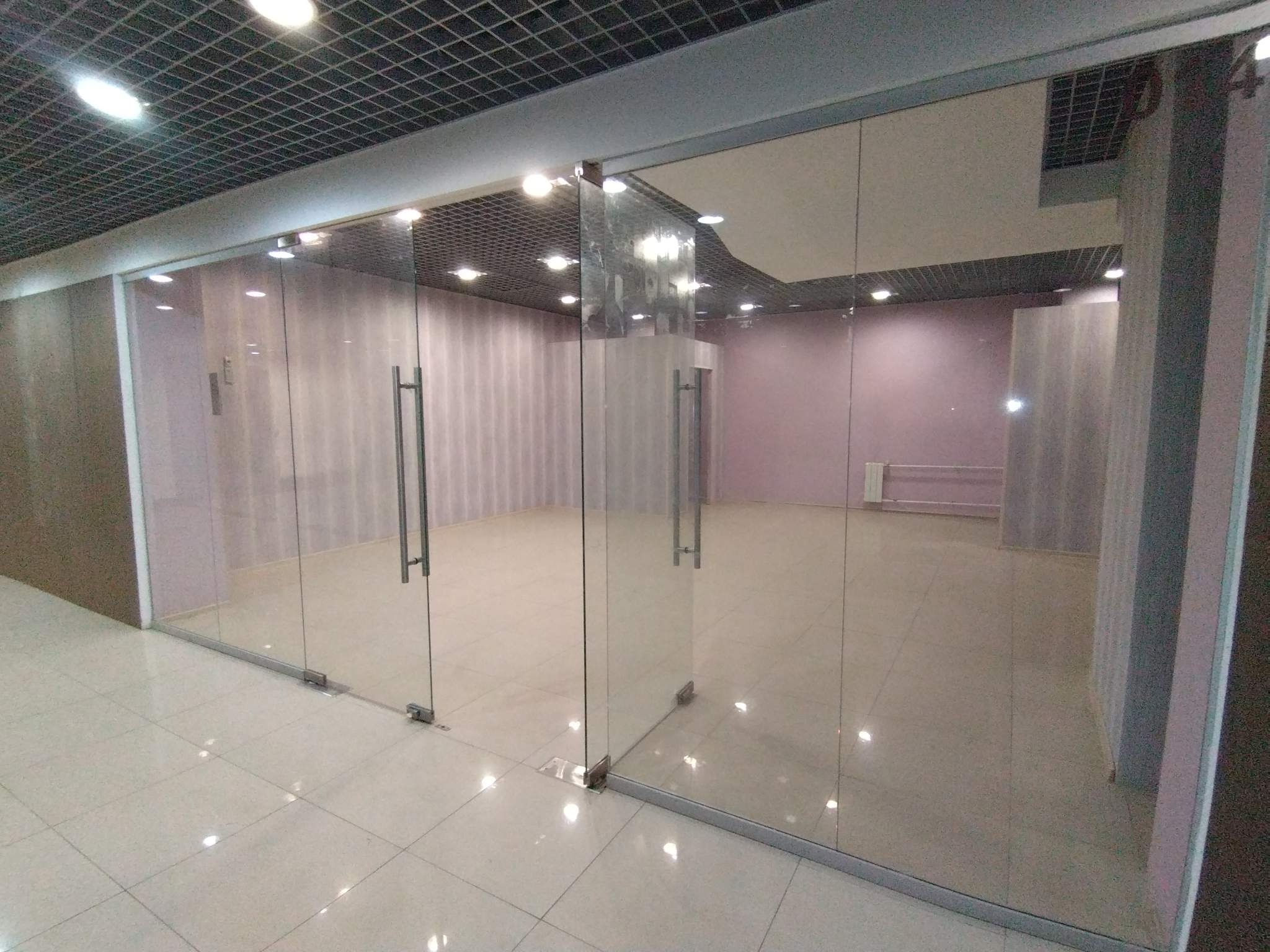 Снять  помещение свободного назначения