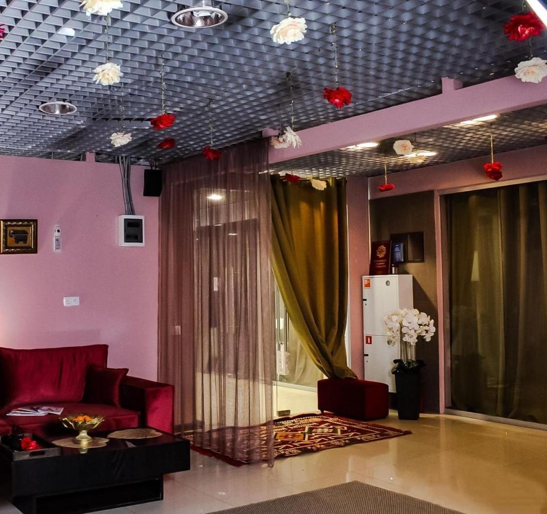 Снять  помещение свободного назначения