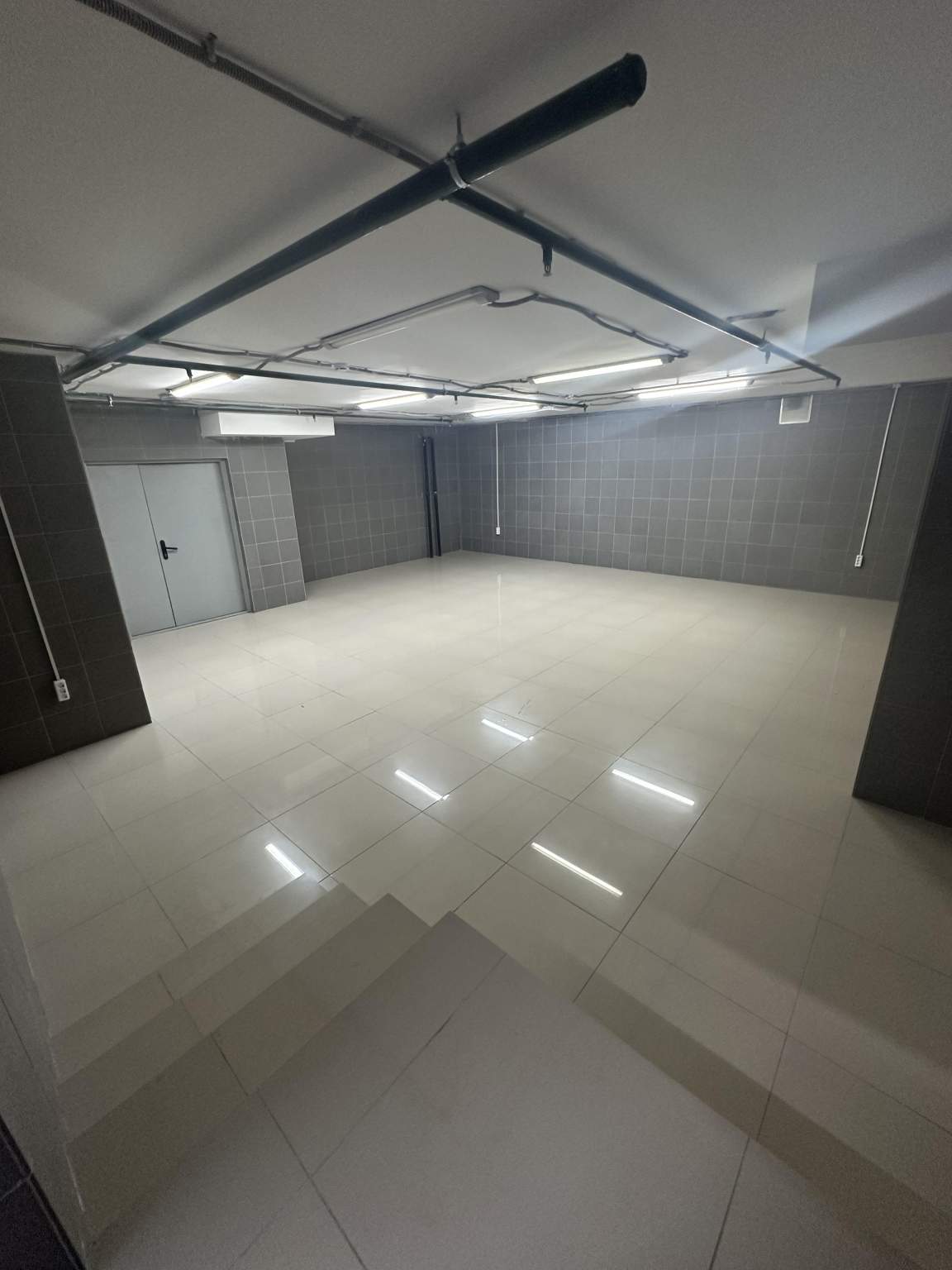 Снять  помещение свободного назначения