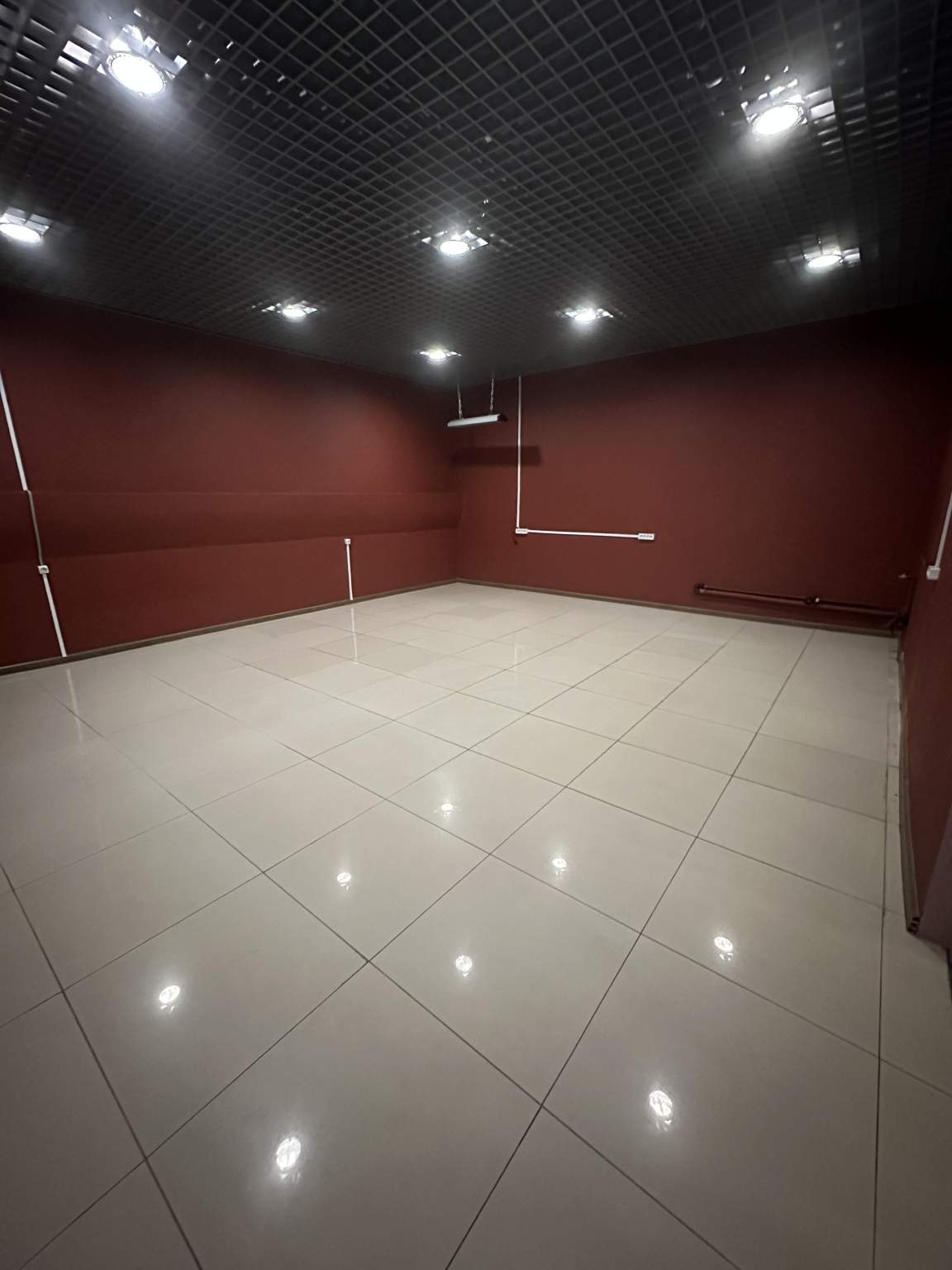 Снять  торговое помещение