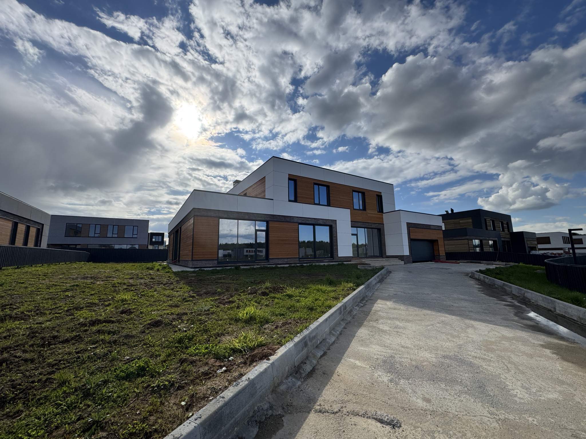 Купить  коттедж