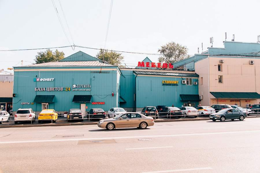 Снять  помещение свободного назначения