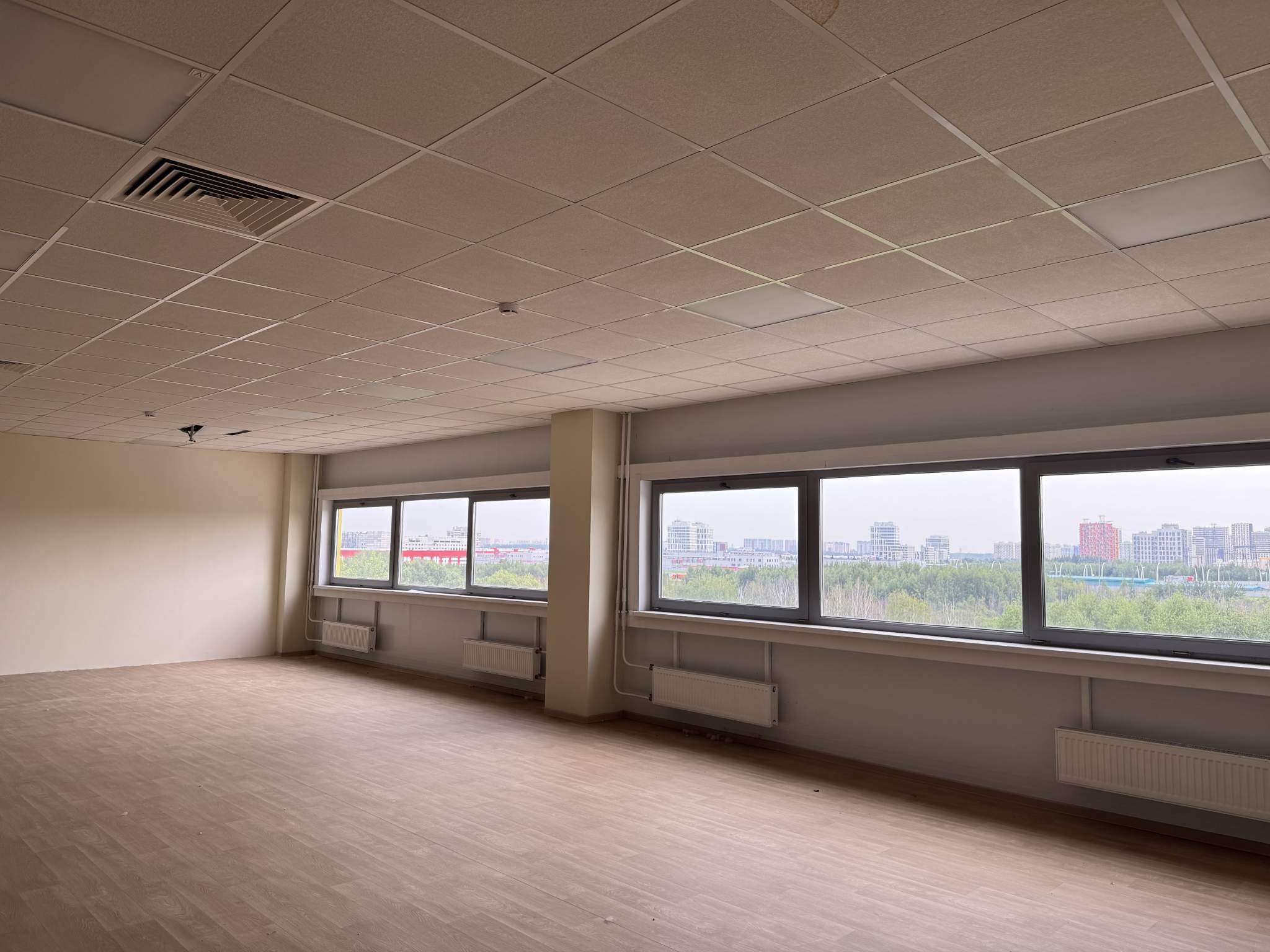 Снять  помещение свободного назначения