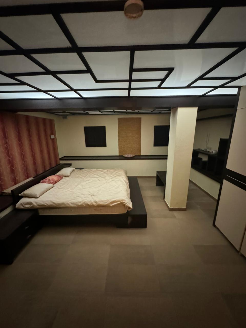 Снять  помещение свободного назначения