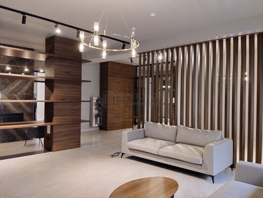 Купить --комнатную квартиру