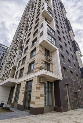 Купить --комнатную квартиру