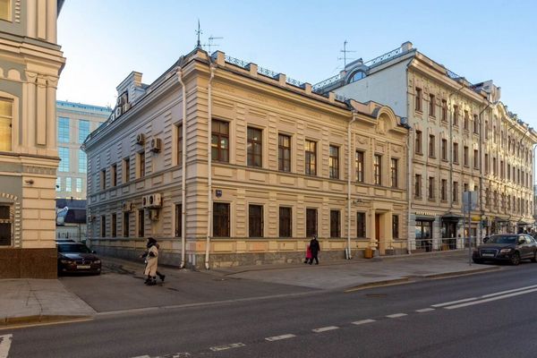 Снять  помещение свободного назначения