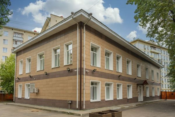 Снять  помещение свободного назначения