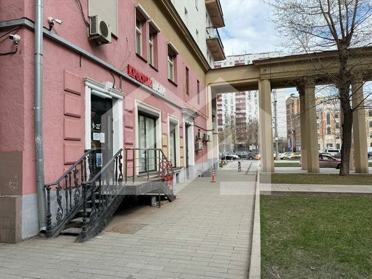 Снять  помещение свободного назначения