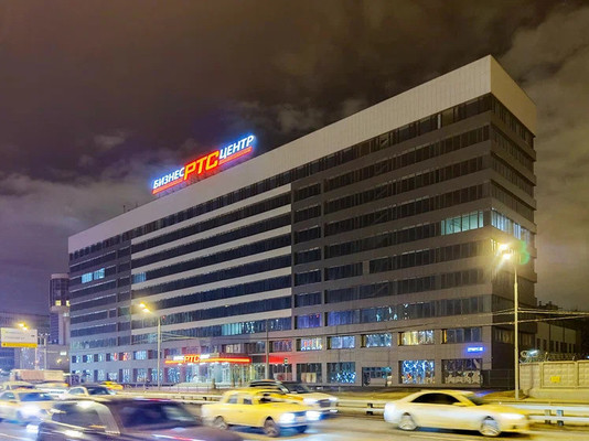 Снять  помещение свободного назначения