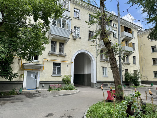 Снять  помещение свободного назначения