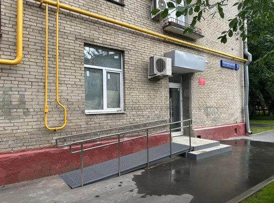 Снять  помещение свободного назначения