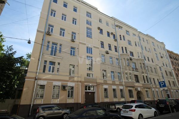 Снять  помещение свободного назначения