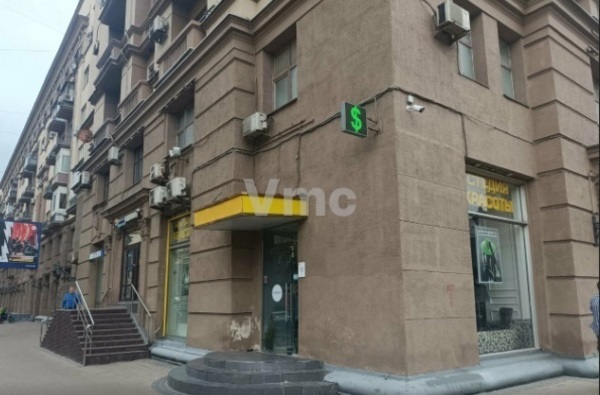 Снять  помещение свободного назначения