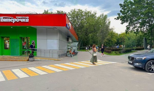 Снять  помещение свободного назначения