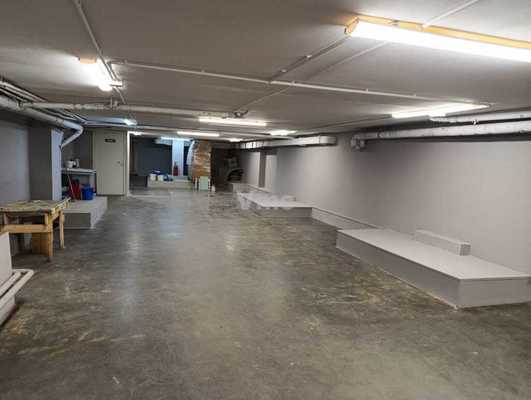 Снять  помещение свободного назначения