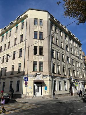 Снять  торговое помещение