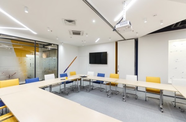 Снять  помещение свободного назначения