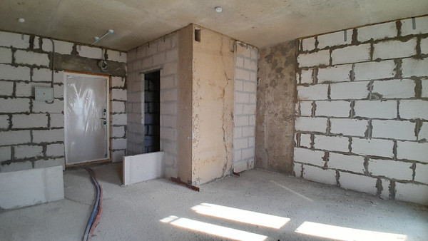 Купить --комнатную квартиру