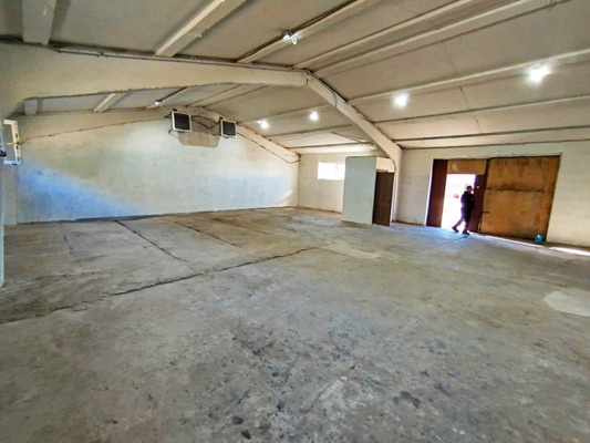 Снять  помещение свободного назначения