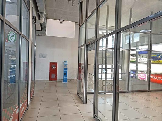 Снять  торговое помещение