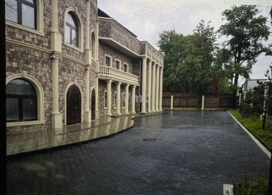 Снять  помещение свободного назначения