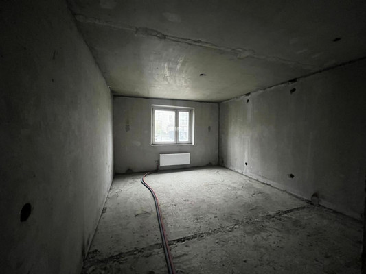 Купить --комнатную квартиру