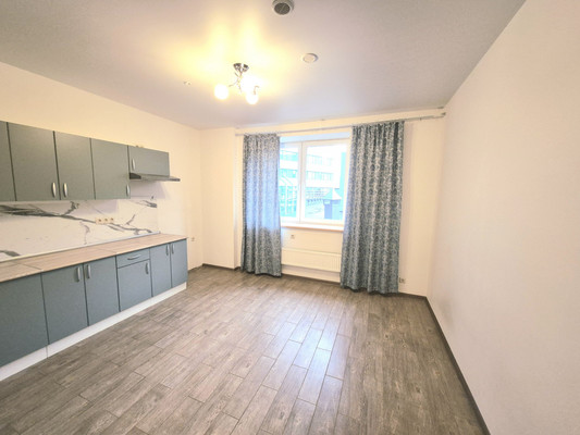 Купить --комнатную квартиру