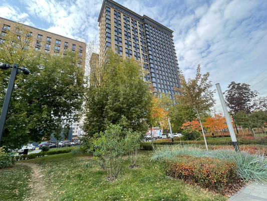 Купить --комнатную квартиру