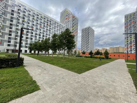 Купить --комнатную квартиру