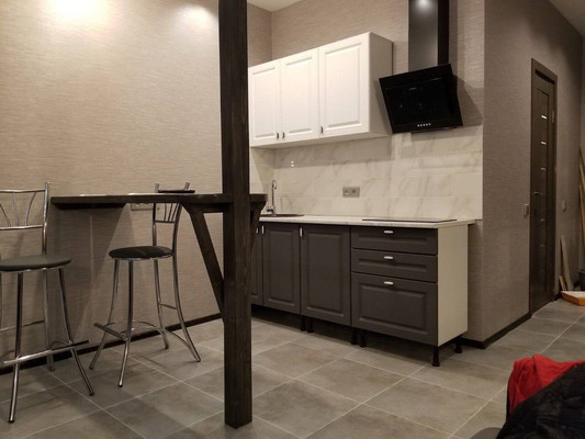 Снять --комнатную квартиру