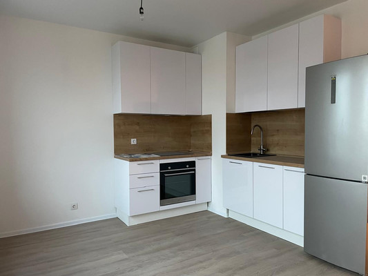 Купить --комнатную квартиру