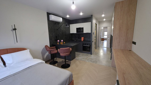 Снять --комнатную квартиру