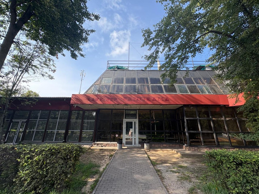 Снять  торговое помещение