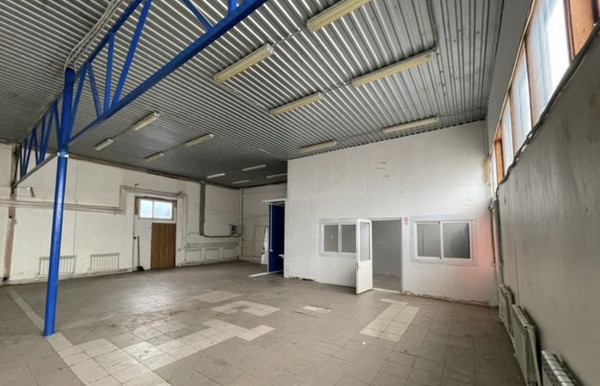 Снять  помещение свободного назначения