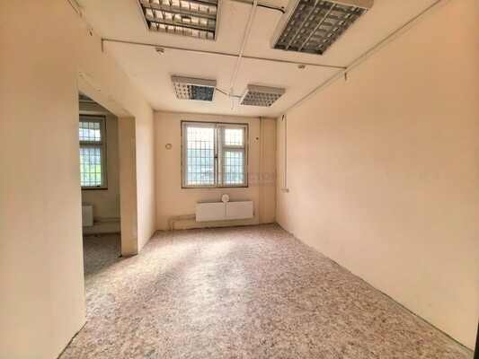 Снять  помещение свободного назначения