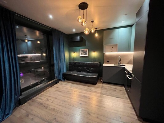 Купить --комнатную квартиру