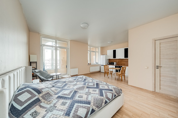 Купить --комнатную квартиру