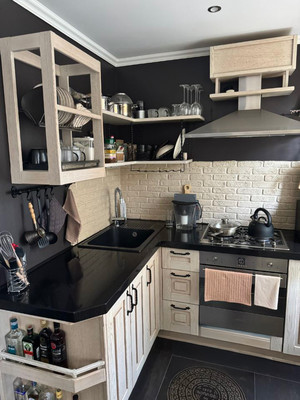 Купить --комнатную квартиру