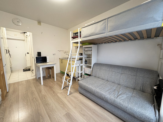 Купить --комнатную квартиру