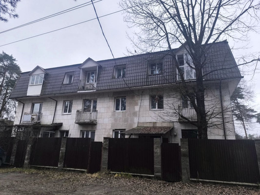 Купить --комнатную квартиру