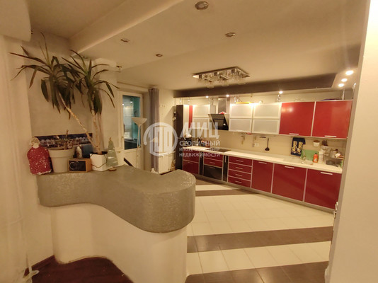 Купить 4-комнатную квартиру