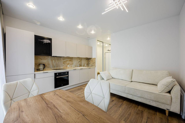 Купить --комнатную квартиру