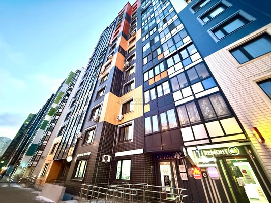 Снять  помещение свободного назначения