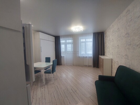 Купить --комнатную квартиру