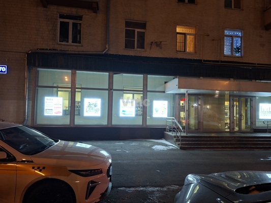 Снять  помещение свободного назначения