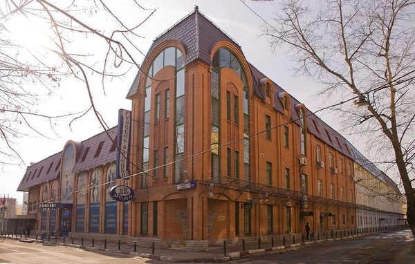 Снять  помещение свободного назначения