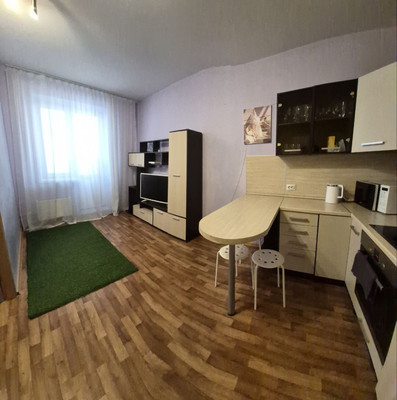 Купить --комнатную квартиру