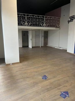 Снять  помещение свободного назначения